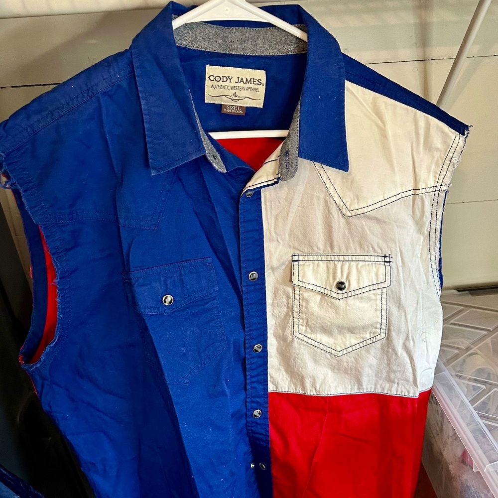 Cody James sleeveless Texas shirt size large